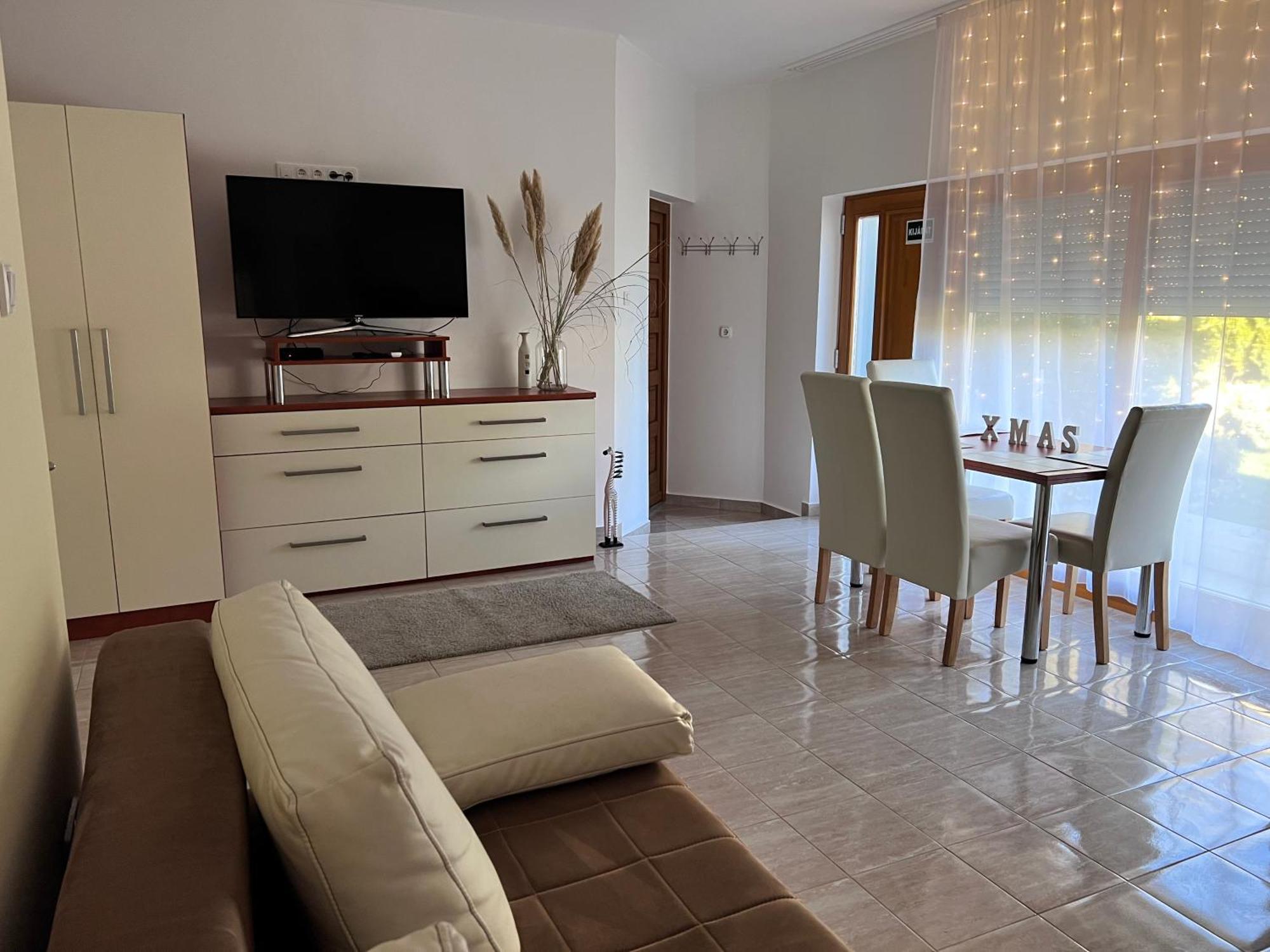 Villa Relax Apartman Gardony Ngoại thất bức ảnh